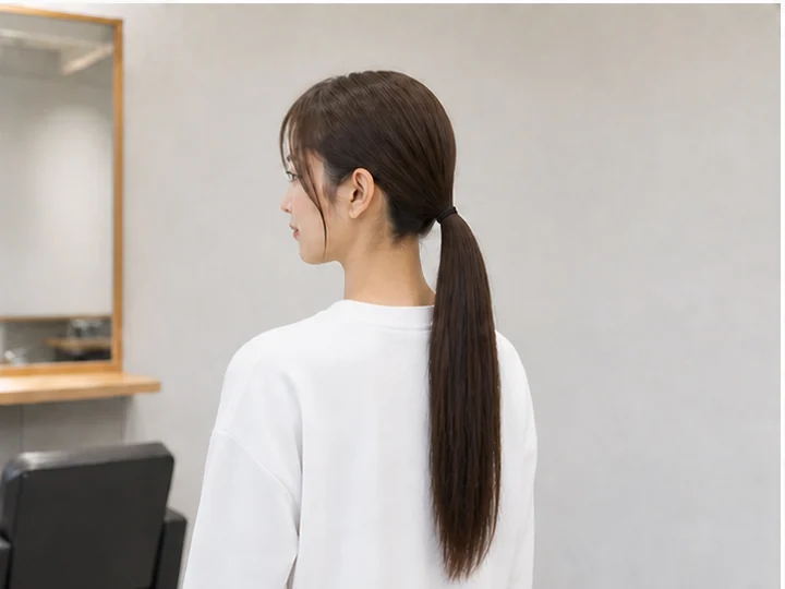 ローポニーテール — 髪を襟足付近の低い位置で一つにまとめるポニーテール。