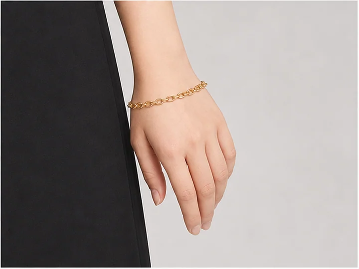Chain bracelet — A flexible bracelet made from linked metal rings.