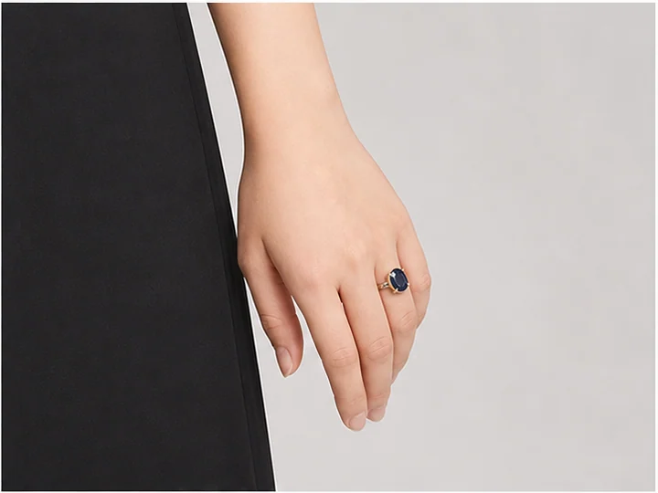 Cocktail ring — A statement ring centred on a large prominent stone or ornament.